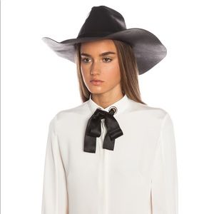 Janessa Leone Noel hat